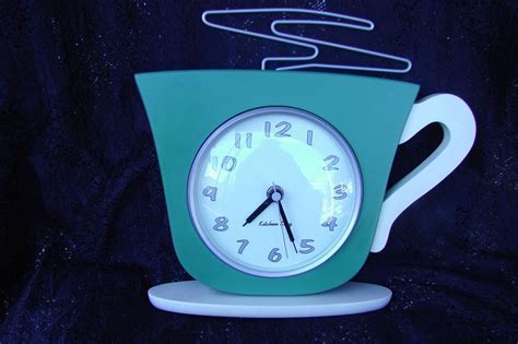 1950's Retro Kitchen King Coffee Cup Wall Clock... | Retro wall clock, Retro kitchen, Coffee cups