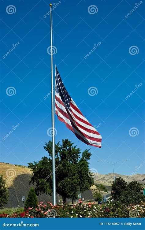 Half-mast American flag stock image. Image of pole, staff - 11514057