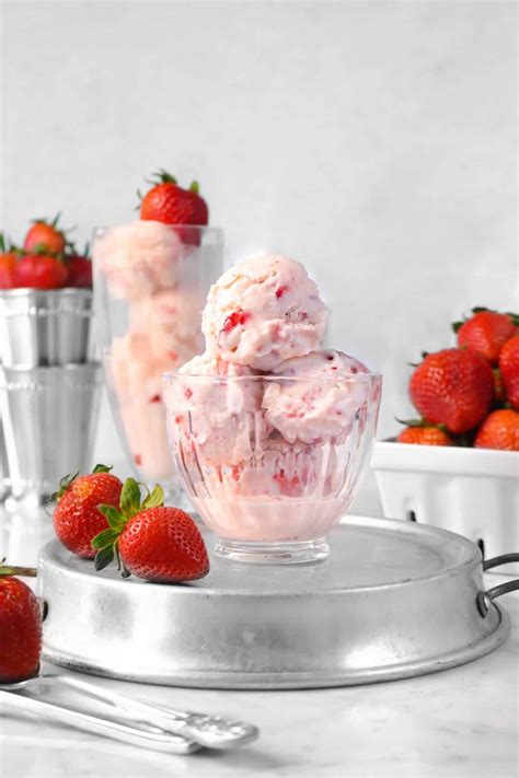 Homemade Strawberry Ice Cream - Bakers Table