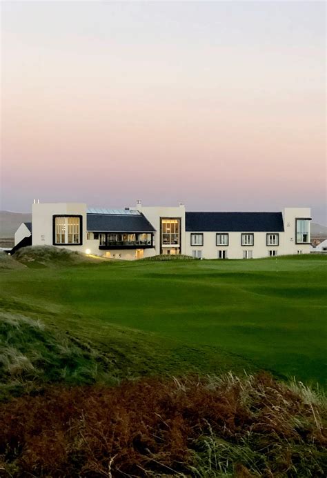 DesignBox Architecture: The Machrie Hotel