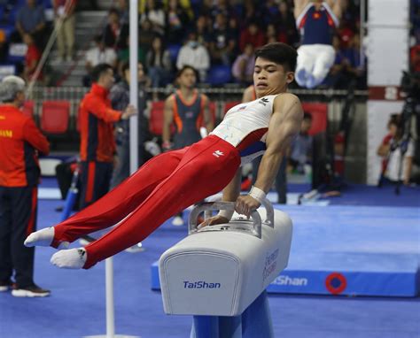 Carlos Yulo wins all-around gold in gymnastics | Photos | GMA News Online