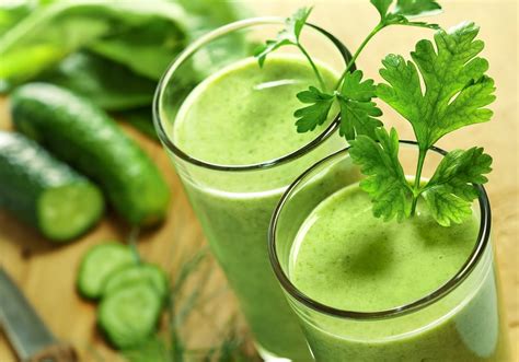 High Juice Yield & No Mess: The 6 Best Juicers for Greens