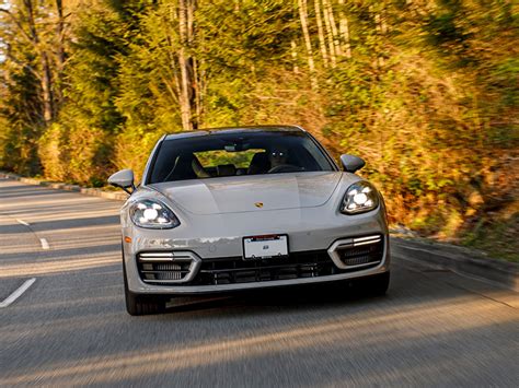 Porsche Canada - Dr. Ing. h.c. F. Porsche AG