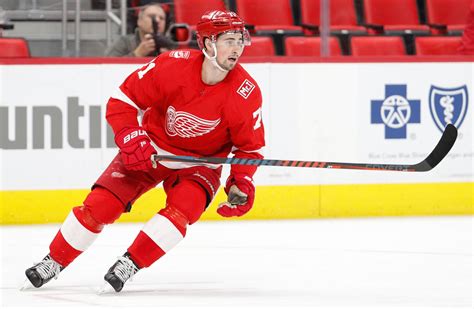 Dylan Larkin Signs Big Time Extension With Red Wings