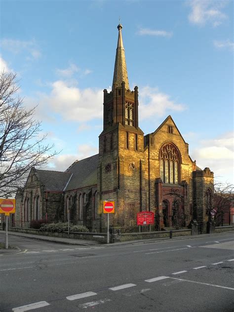 Wesley Methodist Church © David Dixon cc-by-sa/2.0 :: Geograph Britain and Ireland