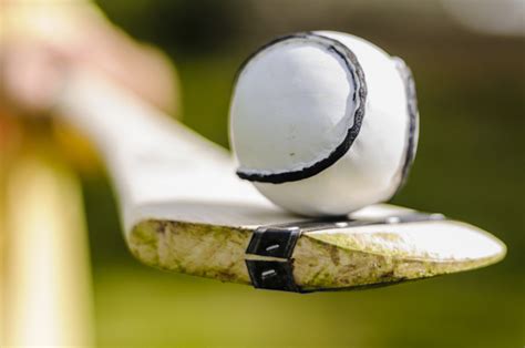 What is the best sliotar for hurling?