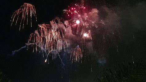 Disneyland Anaheim fireworks - YouTube