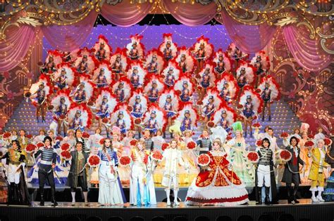 Japan's Takarazuka Revue in "The Rose of Versailles" (Asahi Shimbun) #manga #musicals #costume