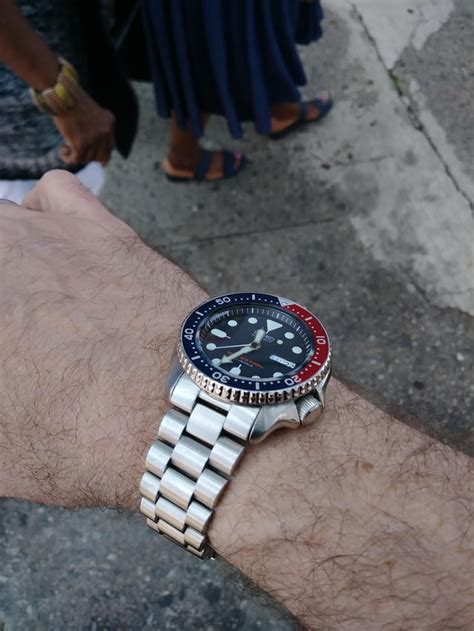 SKX on an Uncle Seiko President bracelet. Thoroughly impressed with it! : r/JapaneseWatches