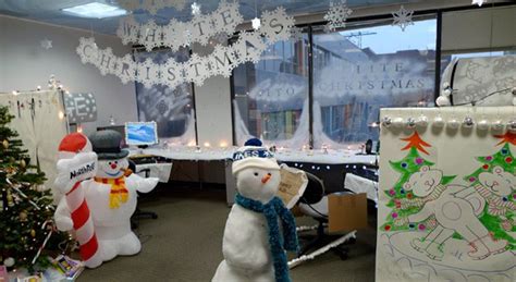 Ideas For a Fun Office Christmas Party - e4k Digital Agency