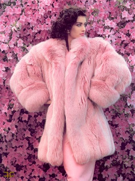 Pin by Dle on Women's fashion | Pink fur coat, Pink faux fur coat, Fur fashion