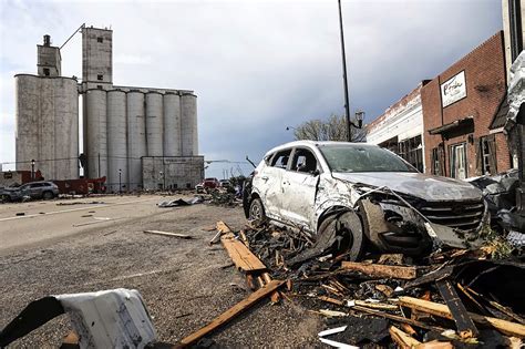 Horrifying tornado causes 'significant damage' to Texas town: drone video