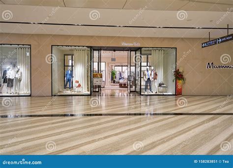 Massimo Dutti editorial photo. Image of indoor, entrance - 158283851