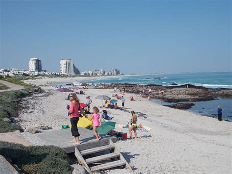 Sunny Day at Bloubergstrand Beach, Cape Town