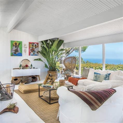 5 Celebrity Homes in Malibu…and a Look Inside of Them!