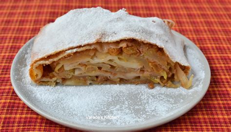 Varada's Kitchen and Garden: Apfelstrudel / Apple Strudel