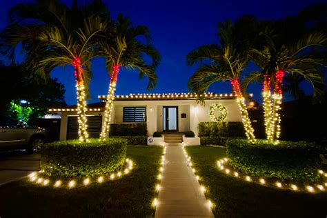 Ditch the Drama, Embrace the Dazzle: Leave Your Holiday Light Hanging ...