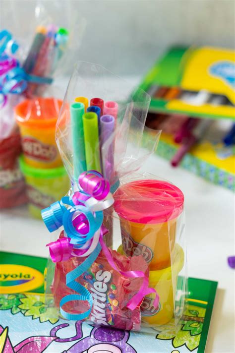 5 Toddler & Preschooler Party Favor Ideas for Kids | Kelley Nan