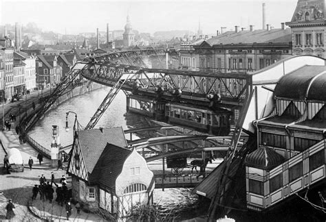 The Wuppertaler Schwebebahn, the oldest electric elevated railway, 1913 - Rare Historical Photos