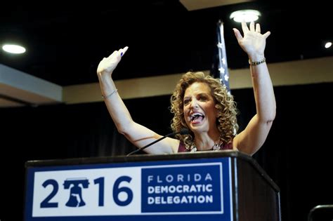 Debbie Wasserman Schultz booed at Florida delegation breakfast - CBS News