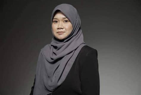 Biodata Menteri Pendidikan, Fadhlina Sidek