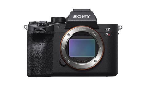 First Look: Sony A7R IV Packs A 60MP Full-frame