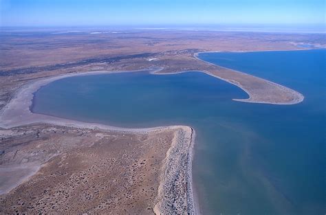 The Largest Lakes By Volume In Each Continent - WorldAtlas