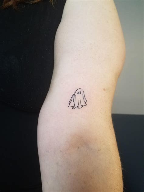 Lil ghost by Eli Ling at Short North Tattoo in Columbus, OH 👻 : r/tattoos