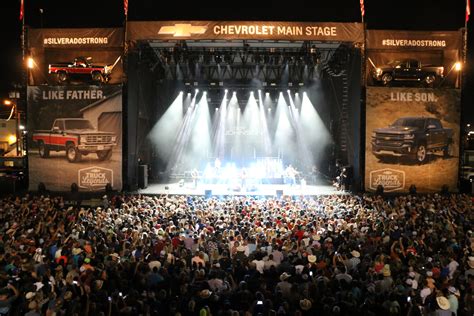 Cody Johnson on the Chevy Main State- 2016 #statefairoftx #country #concerts | Concert, Cody ...