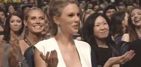 Lol What? GIF - Taylor Swift What Confused - Discover & Share GIFs