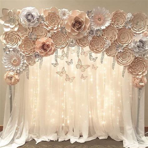 OMG! What do you think of this beautiful background simply made out paper craft😍 #roses # ...