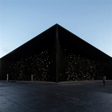 Vantablack Pavilion - Arkitektuel