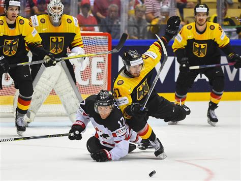 IIHF - Gallery: Canada vs. Germany