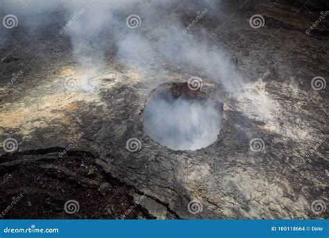 Halemaumau Crater on Kilauea Stock Photo - Image of tourism, tropical: 100118664