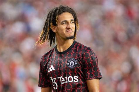 Burnley boss reacts to Hannibal Mejbri debut, just hours after leaving Manchester United