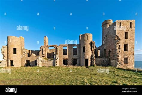 SLAINS CASTLE CRUDEN BAY ABERDEENSHIRE SCOTLAND RUINS OF A REMOTE CASTLE OVERLOOKING THE NORTH ...