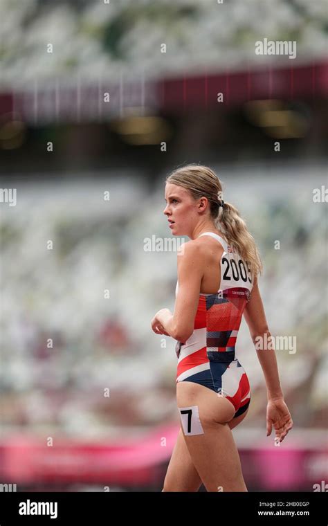 Keely Hodgkinson competing in the 800 meters of the 2020 Tokyo Olympics Stock Photo - Alamy