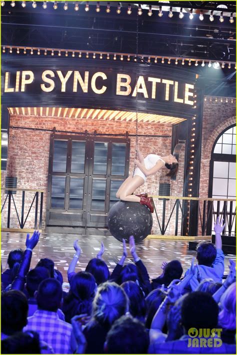 Photo: anne hathaway emily blunt lip sync battle full video 03 | Photo ...