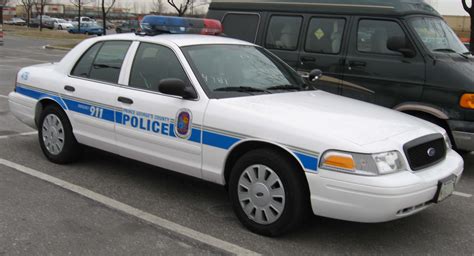File:Ford-Crown-Victoria-police.jpg - Wikimedia Commons