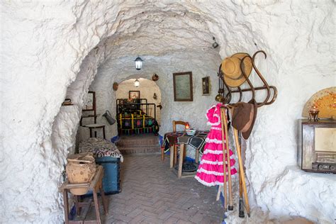 Sacromonte Caves: The Best-Kept Secret in Granada