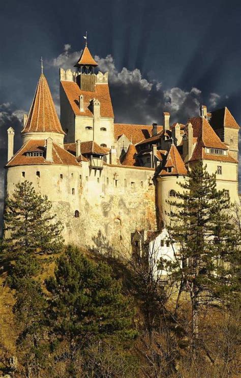 The Origins of Dracula's Castle - Behind The Myth