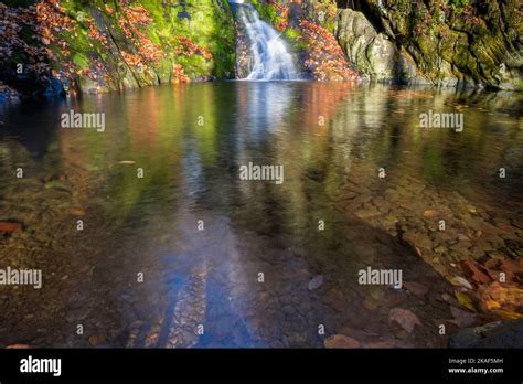 Fall colors and waterfalls in Shenandoah National Park Stock Photo - Alamy