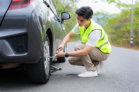 Tayar Pancit? Cara Tukar Tayar Kereta yang Mudah, Cepat dan Selamat