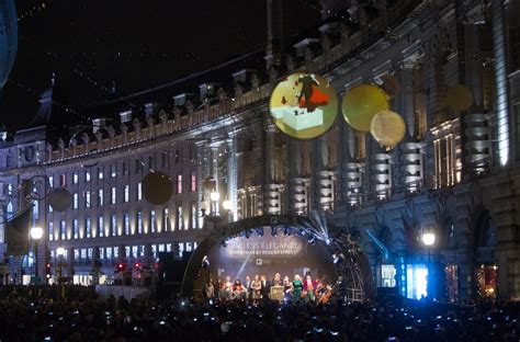 The beautiful Regent Street Christmas lights - Myleene Klass and Aled ...