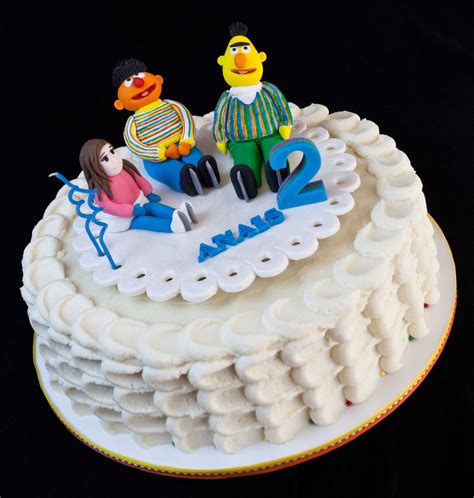 Bert & Ernie Cake - CakeCentral.com