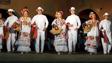 Trajes típicos mexicanos: Conoce el amor por el país en cada una de ...