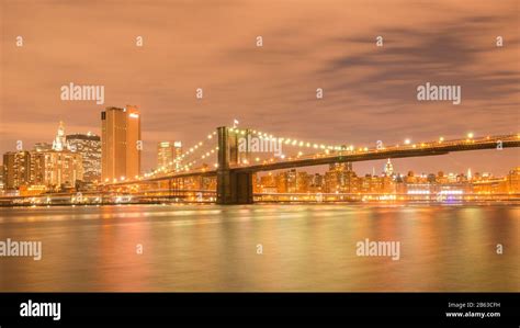 The night view of manhattan and brooklyn bridge Stock Photo - Alamy