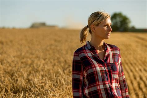 Can women help ease the labour shortage on grain farms?