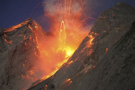 November 28 2012 - Explosive strombolian type eruption of Batu Tara volcano Komba Island ...