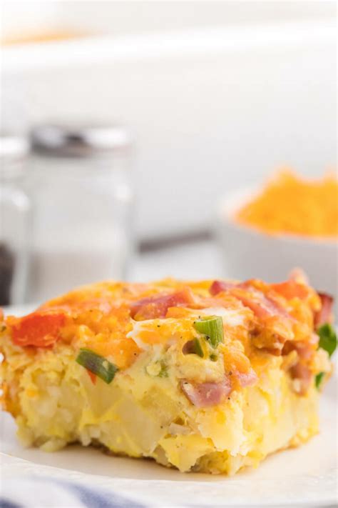 Hash Brown Quiche Recipe {Easy Family Breakfast} - Simply Stacie